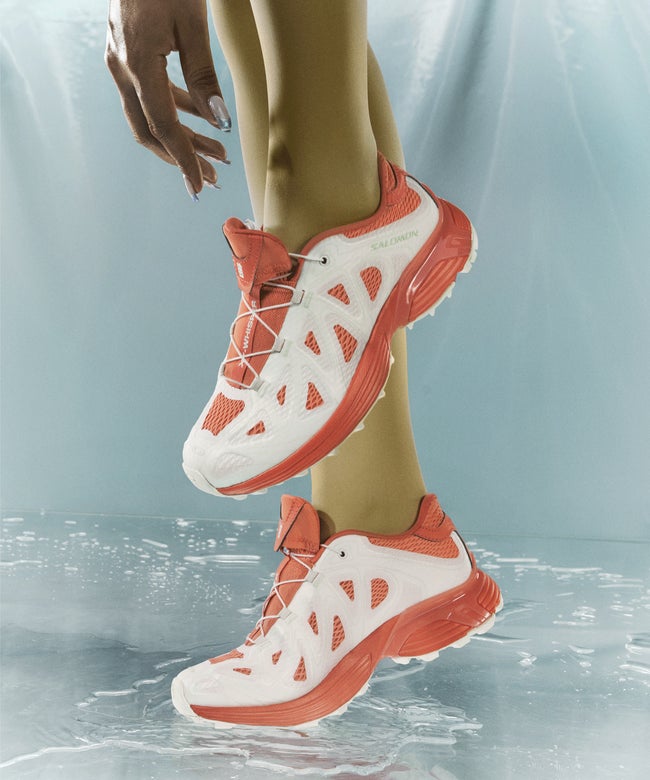 スニーカー Salomon x Ama Lou XT-Whisper Void Sneaker Salomon XT-WHISPER VOID AMA LOU Pink/Beige | BSTN Store