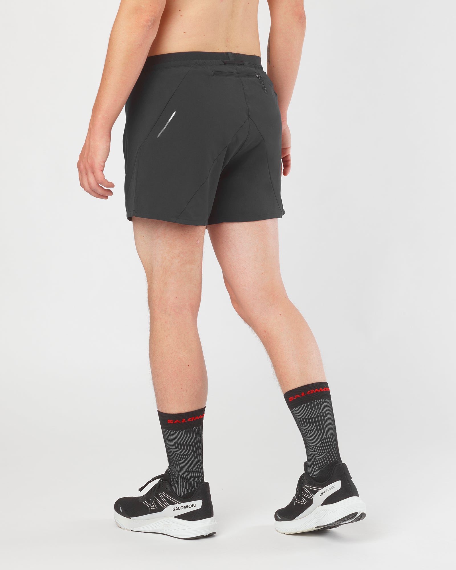 【SALOMON】 Dynamic 4.5 inch running shorts /追跡付 CROSS 5